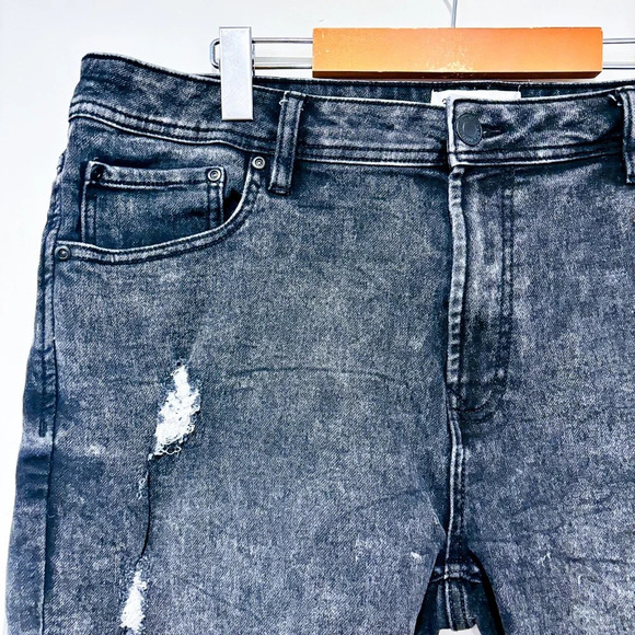 UH DENIM Distressed Black Jean Bermuda Shorts – Size 36 * - Picture 2 of 8